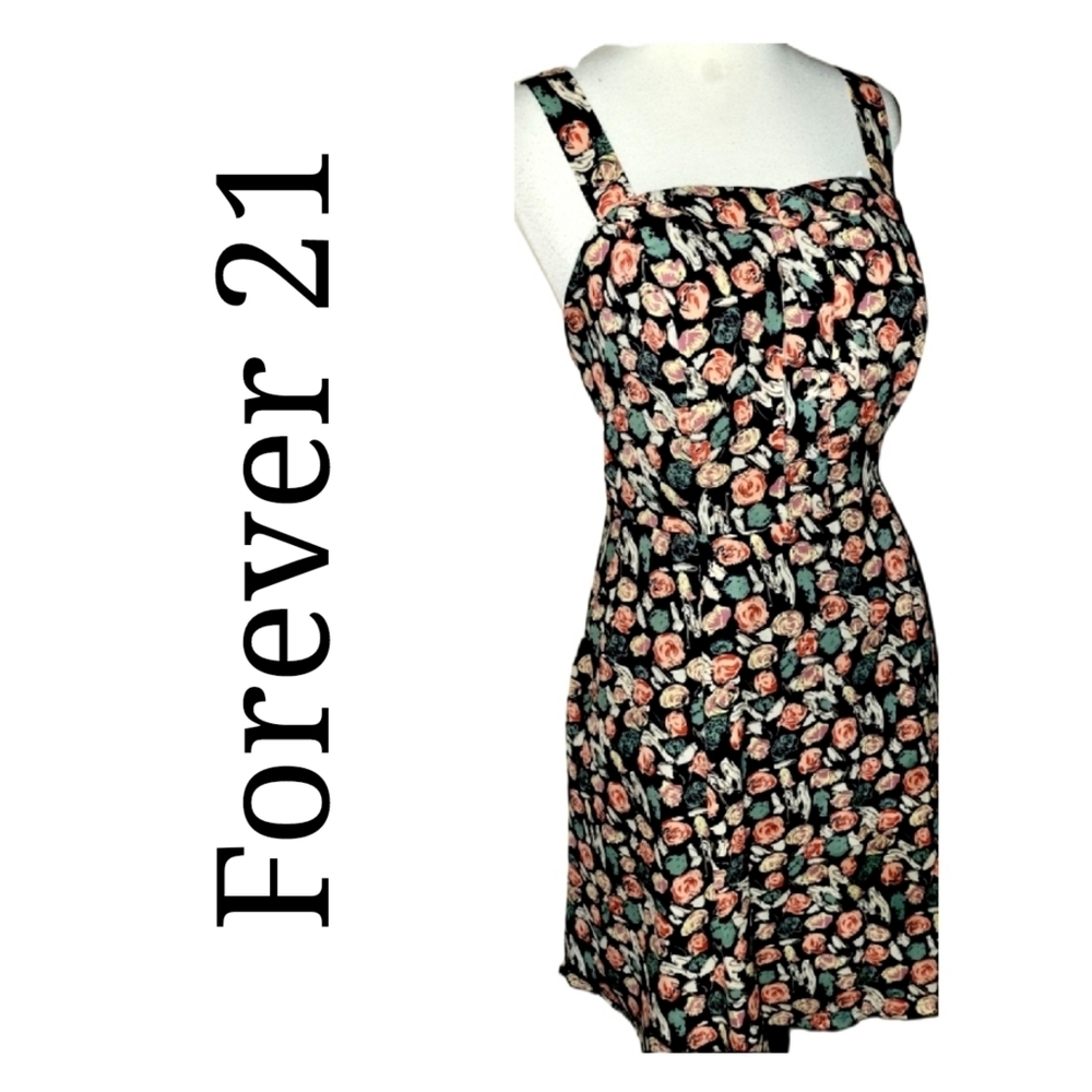 💚 FOREVER 21 Plus Lined Floral Dress; size XL
Wear it by layering!